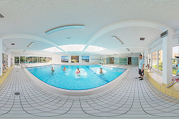 Panoramabild Schwimmbad MediFit