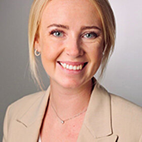 Ausbildungskoordinatorin und Medizinische Fachangestellte Anna-Lena Albrecht