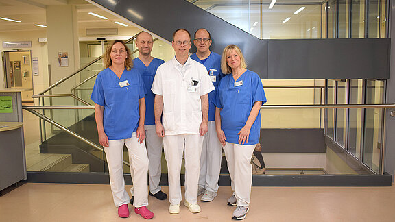 Das Hygieneteam im Treppenhaus des Klinikum Itzehoe.