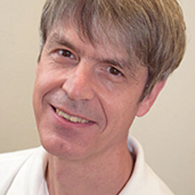 Oberarzt Dr. med. Frank Ruckt&auml;schel