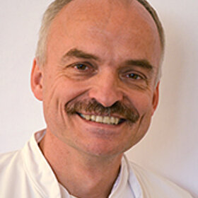 Oberarzt Dr. med. Dittmar Freiherr Grothe